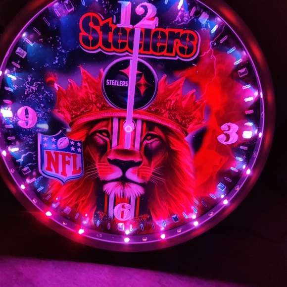 Steelers lion king led dance light 12 " football clock - Picture 3 of 13